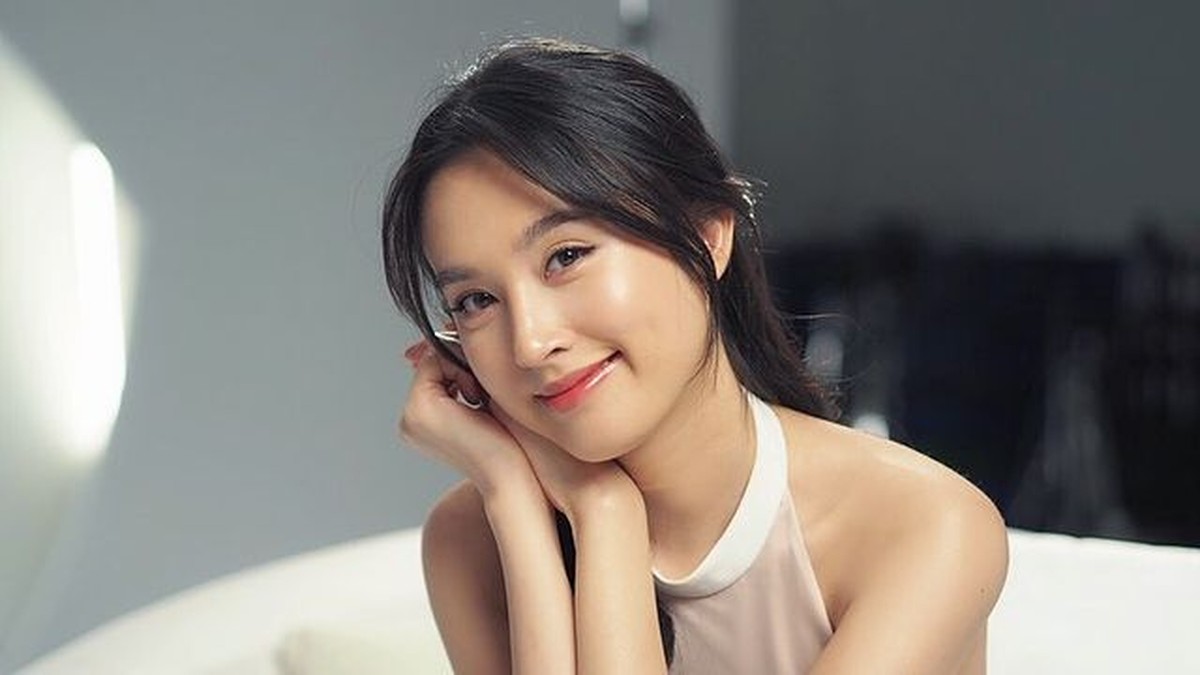 Nong Poy pernah disebut sebagai transgender tercantik di Thailand&period; Yuk kita intip kegiatan Nong Poy sekarang&excl;