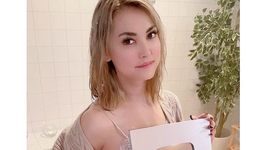 Maria Ozawa atau Miyabi bikin heboh karena mengatakan akan ke Indonesia dan ingin ketemu Vicky Prasetyo. Yuk intip potret terbarunya!