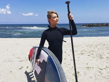 img-title Liburan ke Bali, Maria Ozawa Senang Baru Pertama Kali Sedekah