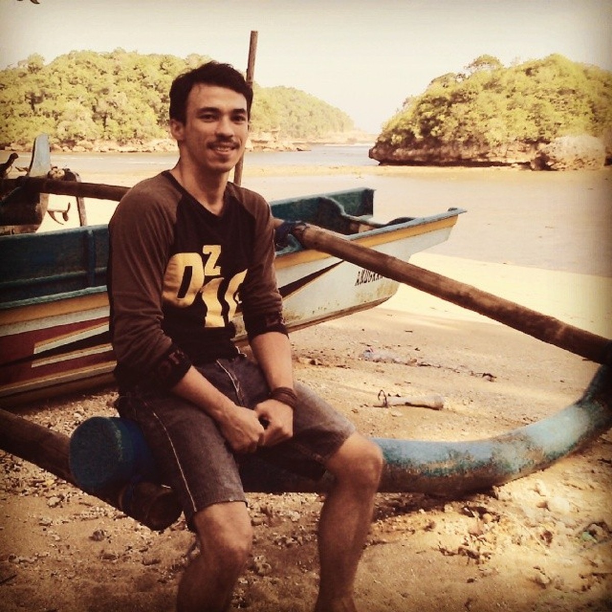 Kabar mengejutkan datang dari mantan suami Wulan Guritno&comma; Attila Syach diduga jadi pelaku KDRT&period; Yuk intip sosoknya&excl;