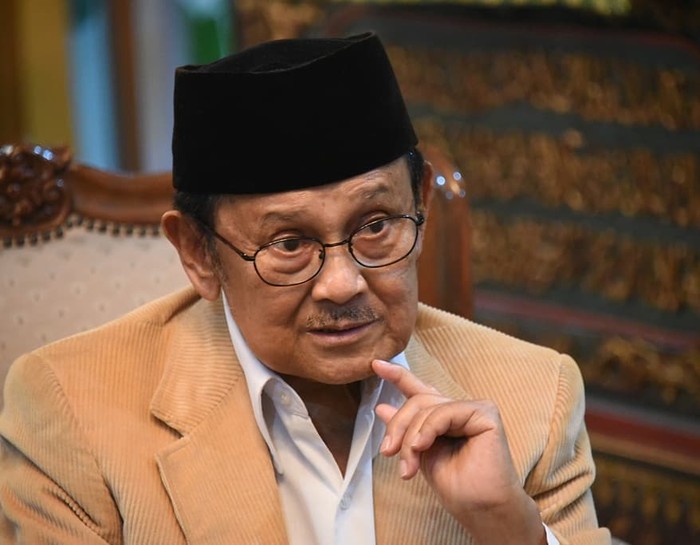 Sosok BJ Habibie dan Sederet Fakta Soal 'Bapak Pesawat'