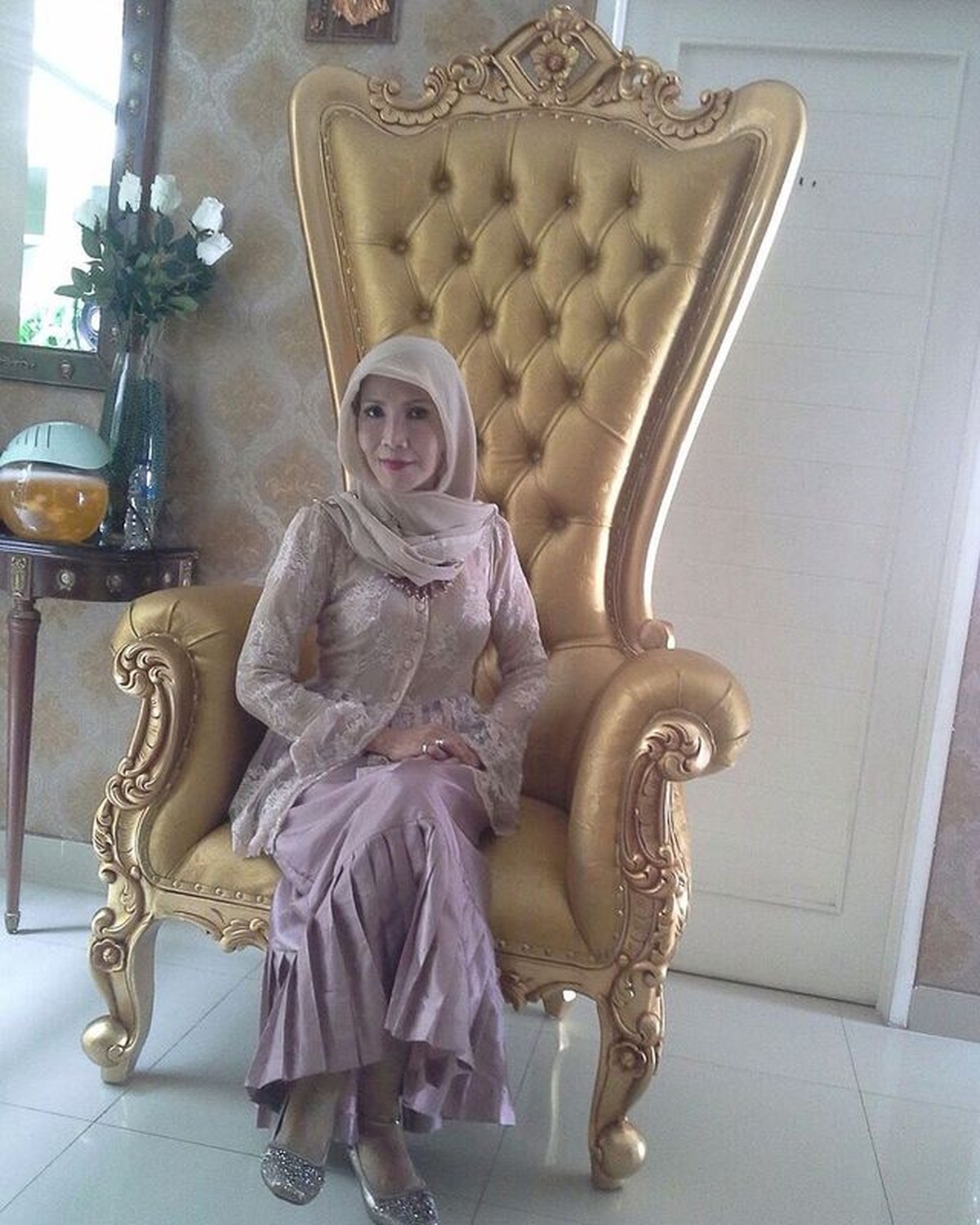 Kabar terbaru artis senior Waty Siregar tengah memprihatinkan karena mengidap kanker&period; Yuk kita intip sosoknya&excl;