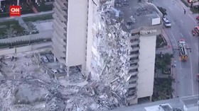 VIDEO: Apartemen di Miami Roboh, 1 Orang Tewas