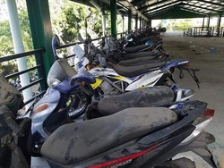 Viral 79 Motor Parkir Tahunan hingga Berdebu di Bandara Ngurah Rai Bali