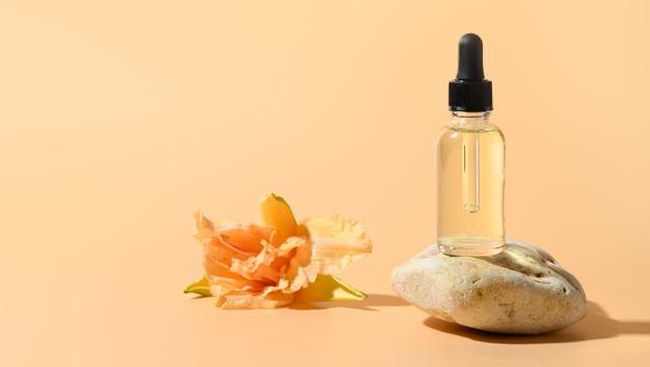 4 Alasan Kenapa Kamu Perlu Menggunakan Retinol dan Niacinamide Secara  Bersamaan