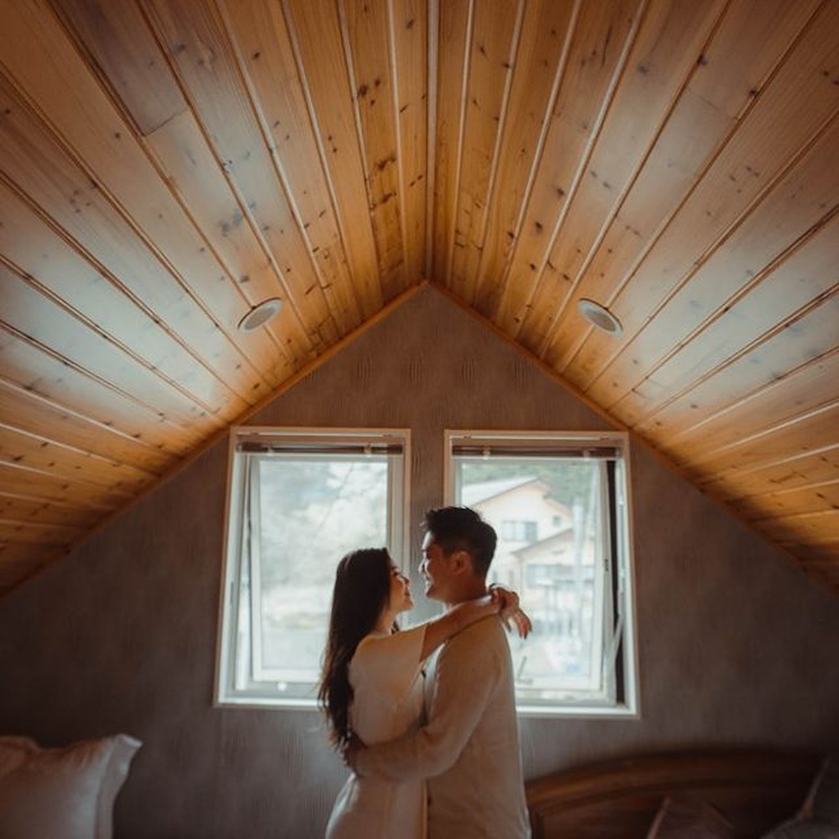 Tanggal pernikahan Boy William dan Karen Vendela bocor&comma; dikabarkan mereka akan segera menikah Juli ini&period; Yuk intip kemesraan mereka&excl;