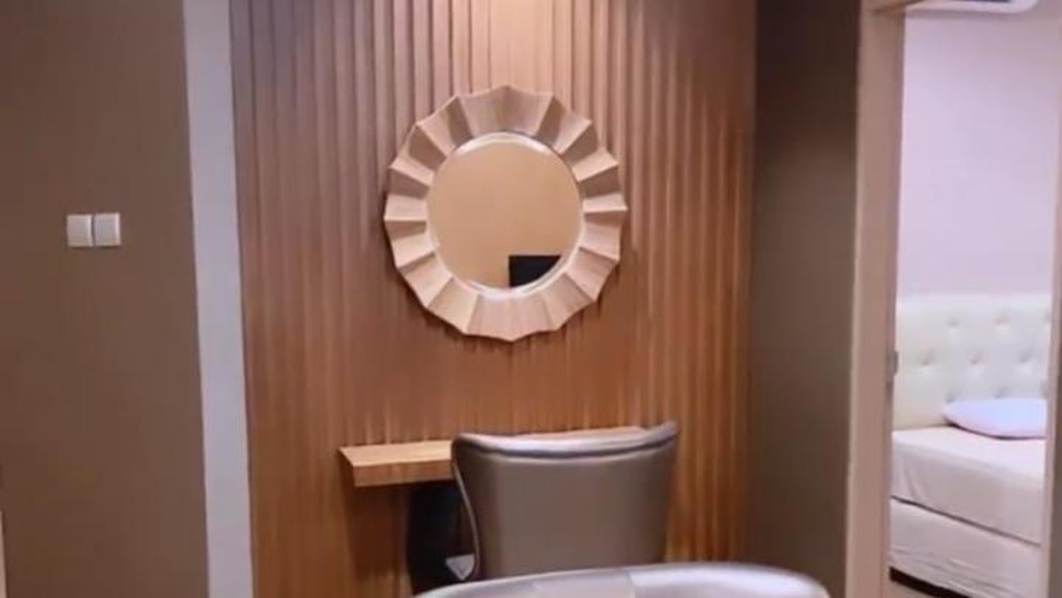 Tata Janeeta telah melahirkan putra pertamanya dengan Raden Brotoseno&period; Yuk kita intip detik-detik Tata lahiran&excl;