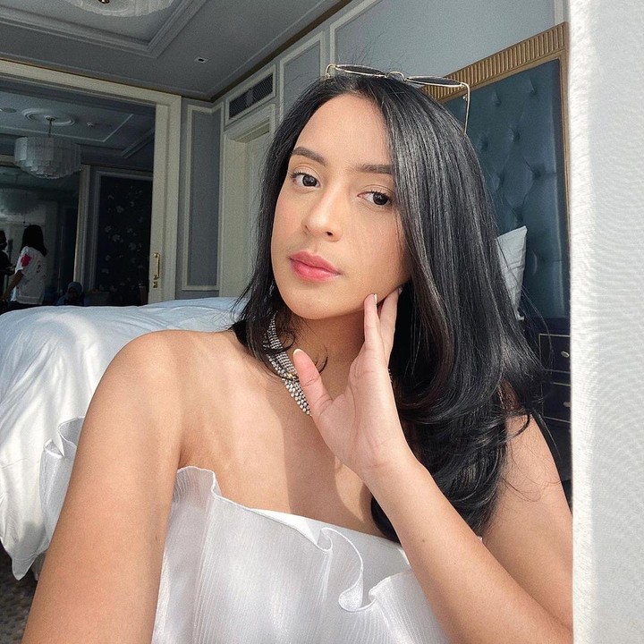<p>Selain itu, tampaknya darah seni dari sang ayah turun pada Kaneishia, nih. Soalnya, gadis cantik ini diketahui memiliki suara yang indah dan pernah mengikuti ajang pencarian bakat nasional, lho. (Foto: Instagram @kaneishiayusuf05)</p>