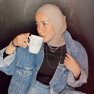 Sikap Pura-pura Bego dan Tak Tahu Olla Ramlan Bila Suami Selingkuh