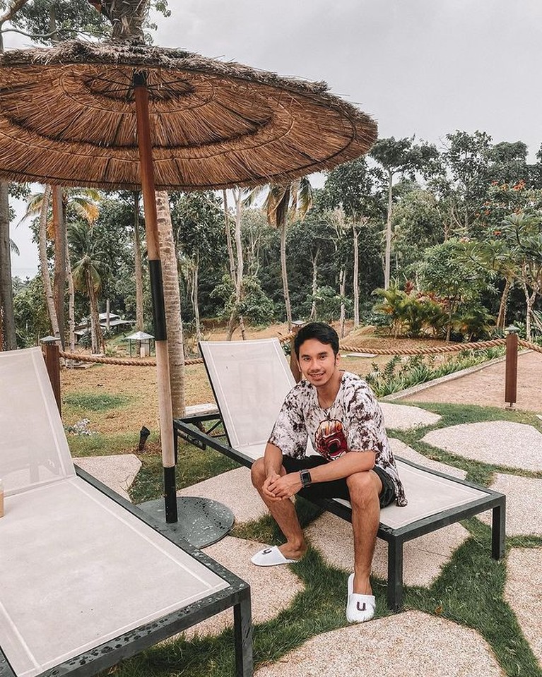 Pesona Panji Komara yang Diisukan Selingkuh dengan Nathalie Holscher Nathalie Holscher dikabarkan selingkuh dengan manajer Sule yang bernama Panji Komara. Yuk kita intip sosoknya!