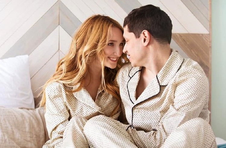 Prediksi zodiak hari ini seputar asmara, semua zodiak dalam mood romantis, kecuali Aries dan Cancer. Ada apa dengan ramalan asmara zodiak Aries dan Cancer?
