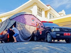 Kasus COVID-19 Melonjak, Satgas di Bondowoso Terpaksa Dirikan Tenda Darurat