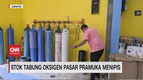 VIDEO: Stok Tabung Oksigen Pasar Pramuka Menipis