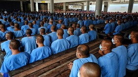 FOTO: Gerak Cepat Thailand Suntik Vaksin Covid Ribuan Napi