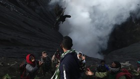 FOTO: Khusyuk Upacara Yadnya Kasada di Tengah Pandemi