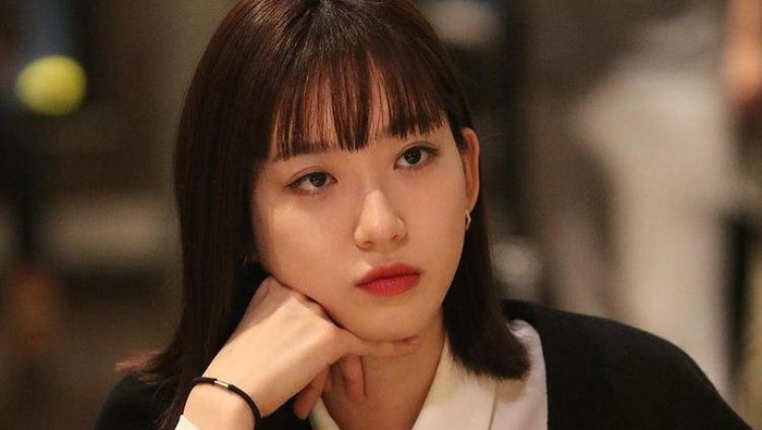 Dikenal Judes, Han Ji Hyun Tunjukkan Sisi Akrab dengan Pemeran Anak