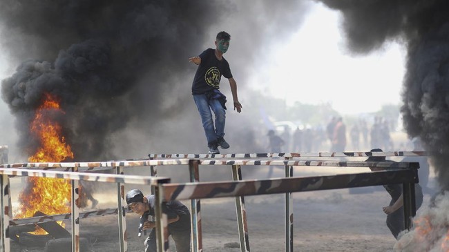 Warga Gaza meninggalkan kesedihan merayakan Iduladha tanpa orang-orang tersayang yang tewas akibat bombardir tentara Israel beberapa waktu lalu.