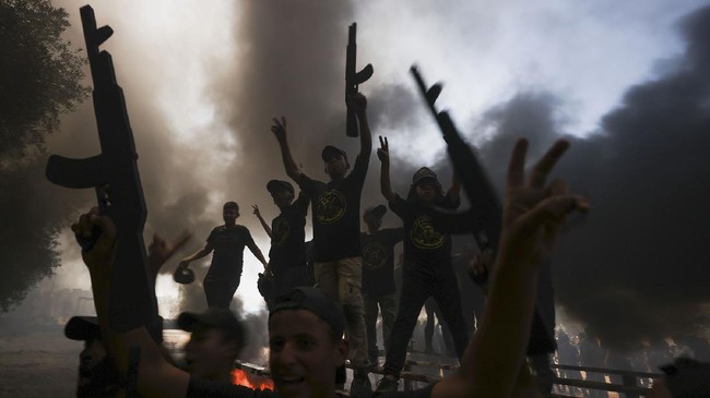 FOTO: Anak-Anak Palestina Digembleng di Kamp Militer