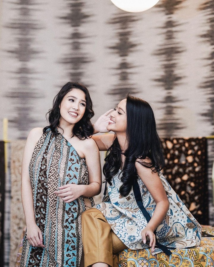 7 Momen Keakraban Dua Kakak Beradik Putri Dede Yusuf yang Beranjak