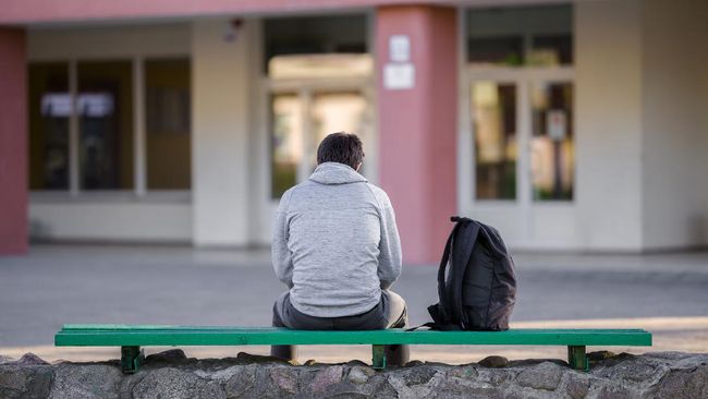 Laki-laki punya risiko kematian lebih tinggi dari perempuan. Faktor biologis hingga gaya hidup jadi penyebabnya.