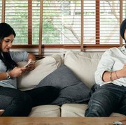 5 Alasan Kenapa Kita Sulit untuk Tetap Berteman dengan Mantan