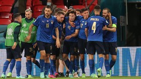 Italia yang Susah Payah dan Bekal Berharga dari Austria
