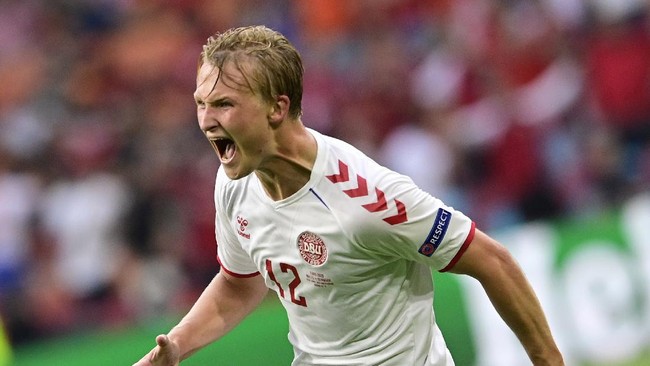 Kasper Dolberg menjadi man of the match atau pemain terbaik dalam laga Wales vs Denmark di babak 16 besar Euro 2020 (Euro 2021).