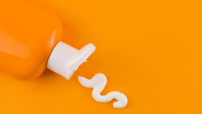 Cara Memilih Tipe Sunscreen yang Sesuai Jenis Kulitmu