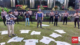 Gerakan #BersihkanIndonesia Aksi Teatrikal di KPK