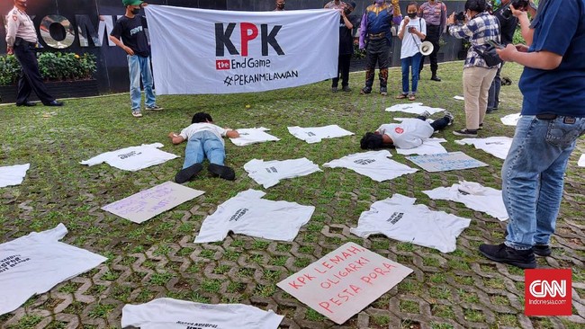 Koailsi Guru Besar Antikorupsi menilai tak ada lagi alasan yang bisa diberikan pimpinan KPK terkait hasil TWK setelah ada hasil putusan Ombudsman RI.