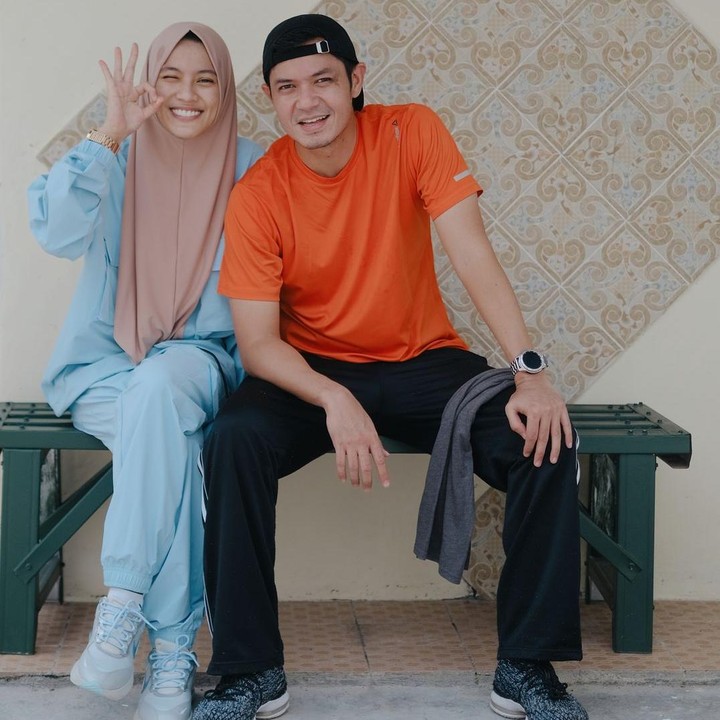 <p>Alyssa Soebandono dan Dude Harlino menikah pada 22 Maret 2014 silam. Mereka kini sudah dikaruniai dua orang putra. Perbedaan usia 11 tahun tak menjadi halangan, Bunda. (Foto: Instagram: @ichasoebandono)</p>
