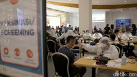 <p>Seperti yang terlihat, program vaksin COVID-19 oleh CT Corp ini berjalan dengan lancar dan tertib berdasarkan protokol kesehatan yang berlaku. (Foto: Agung Pambudhy)</p>