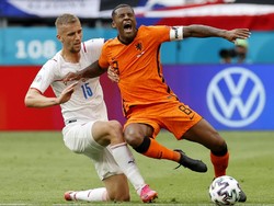 Belanda Disingkirkan Ceko, Wijnaldum Hilang