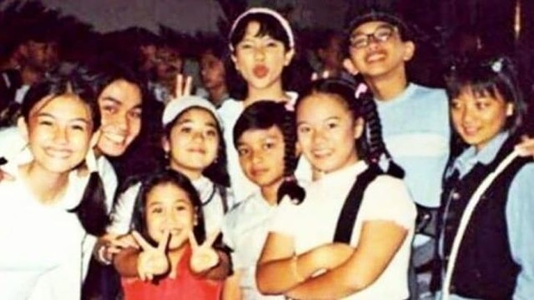 Foto-foto lawas Agnez Mo beredar di media sosial sedang jadi sorotan. Yuk kita intip deretan foto lawas Agnez Mo!