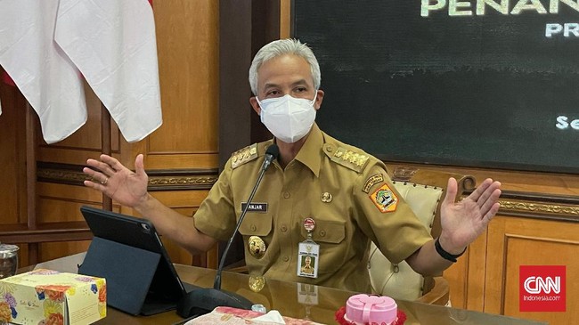 Gubernur Jawa Tengah Ganjar Pranowo mengatakan detail PPKM Darurat menunggu keputusan resmi pemerintah pusat.