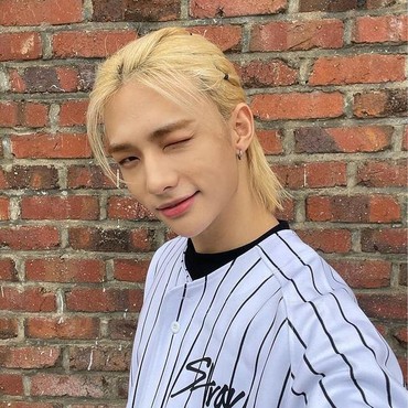 Rayakan Ultah ke-24, Hyunjin Stray Kids Donasi Rp1,17 M ke Teman Tuli