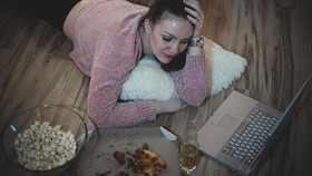 7 Kebiasaan Makan yang Salah, Picu Penyakit