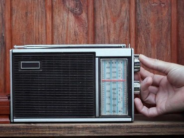 img-title Daftar 42 Lagu yang Dilarang Diputar di Radio Sebelum Pukul 10 Malam