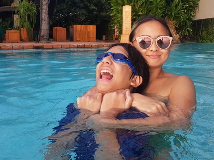 5 Potret Joanna Alexandra & Anak Usai Suami Meninggal, Begini Kabarnya Bun