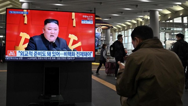 Sederet berita meramaikan kabar internasional Senin (28/6), dari warga Korut sedih Kim Jong-un kurus hingga Singapura menyusun protokol hidup bersama Covid.