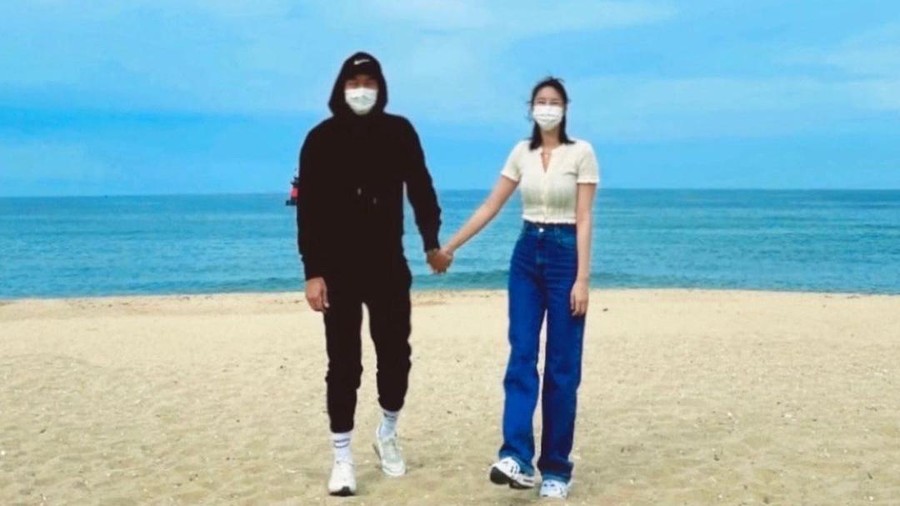 Aktris dan penyanyi Kim Yoon Ji (NS Yoon-G) umumkan rencana pernikahan.