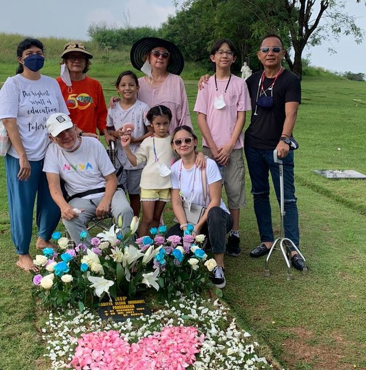 Setelah sebulan lebih kepergian Raditya Oloan&comma; Joanna dan anak-anak sudah mulai bangkit&period; Yuk kita intip kondisi terbaru mereka&excl;