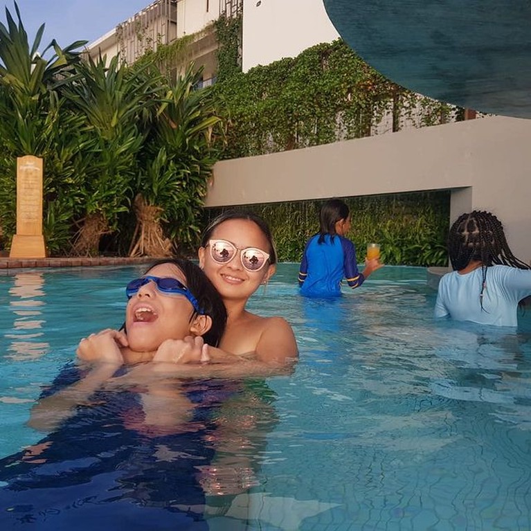 Kondisi Terbaru Joanna Alexandra Usai Kepergian Raditya Setelah sebulan lebih kepergian Raditya Oloan, Joanna dan anak-anak sudah mulai bangkit. Yuk kita intip kondisi terbaru mereka!