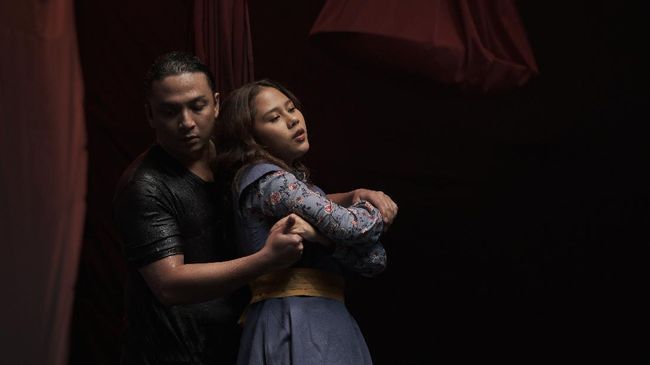 Musisi Nadin Amizah tampil dalam film yang memuat teater musikal bertajuk Limina | Limen.