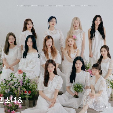 Ada Masalah, Agensi Umumkan LOONA Tunda Rencana Comeback