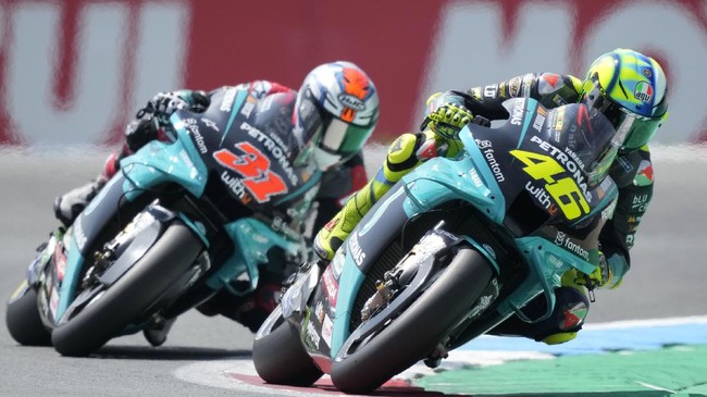 Eks juara Superbike Ben Spies menyebut mantan rekan satu tim Valentino Rossi di MotoGP, Garrett Gerloff, bisa jadi pesaing Toprak Razgatioglu di WSBK 2022.