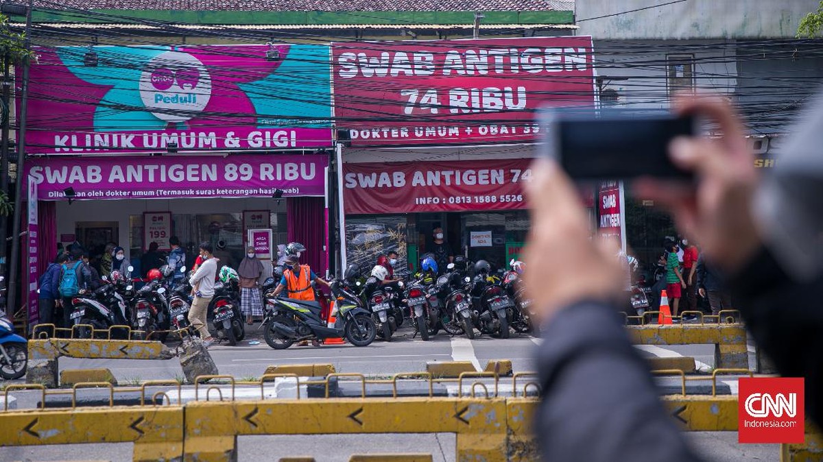 FOTO: Perang Harga Swab Antigen di Tengah Lonjakan Corona