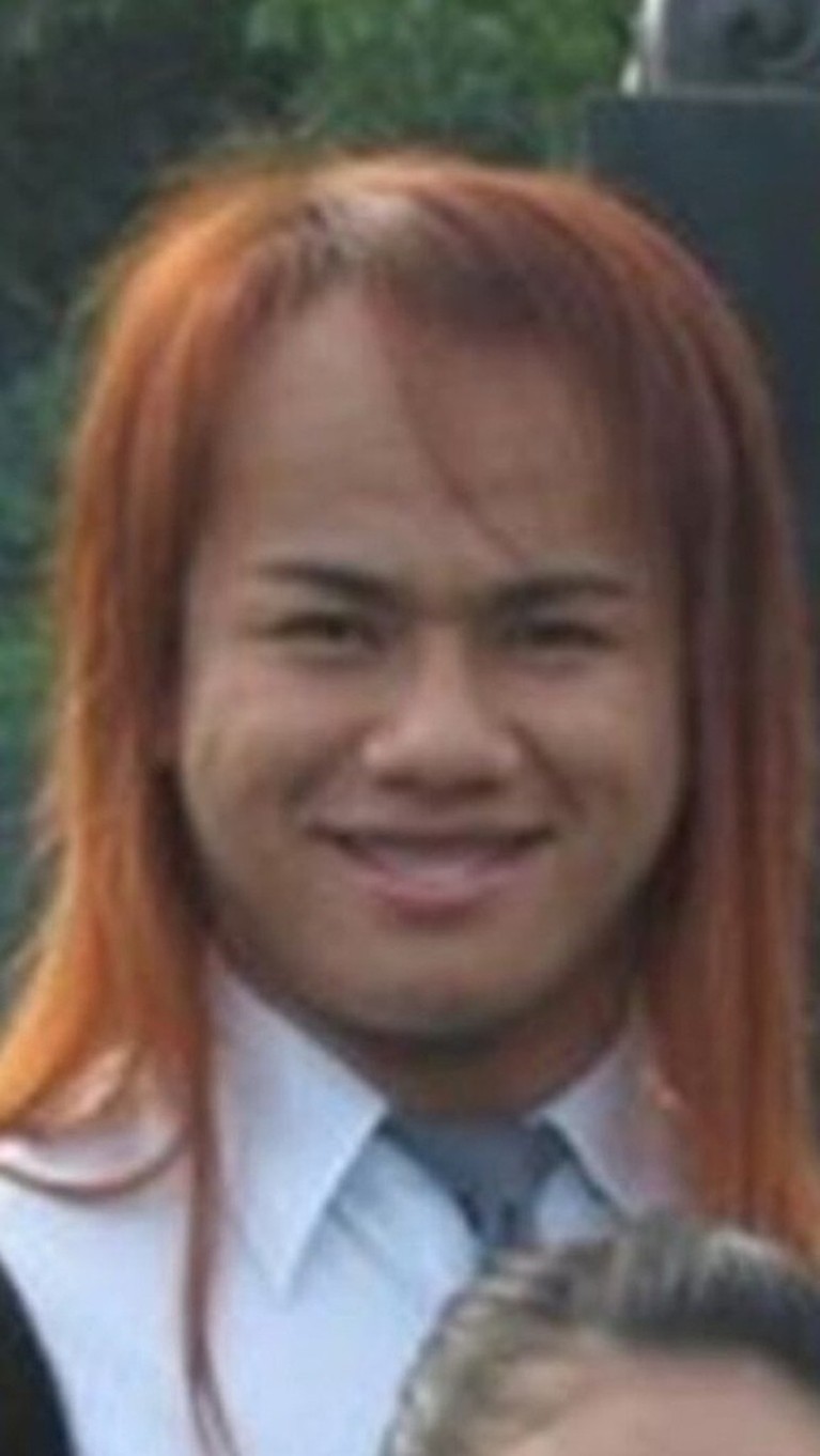 Transgender cantik yang bernama Bow sedang viral karena resmi menikah dengan seorang berondong. Yuk kita intip transformasinya!