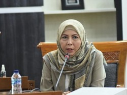 Politisi Gerindra Himmatul Aliyah Salurkan Sembako ke WNI di Malaysia