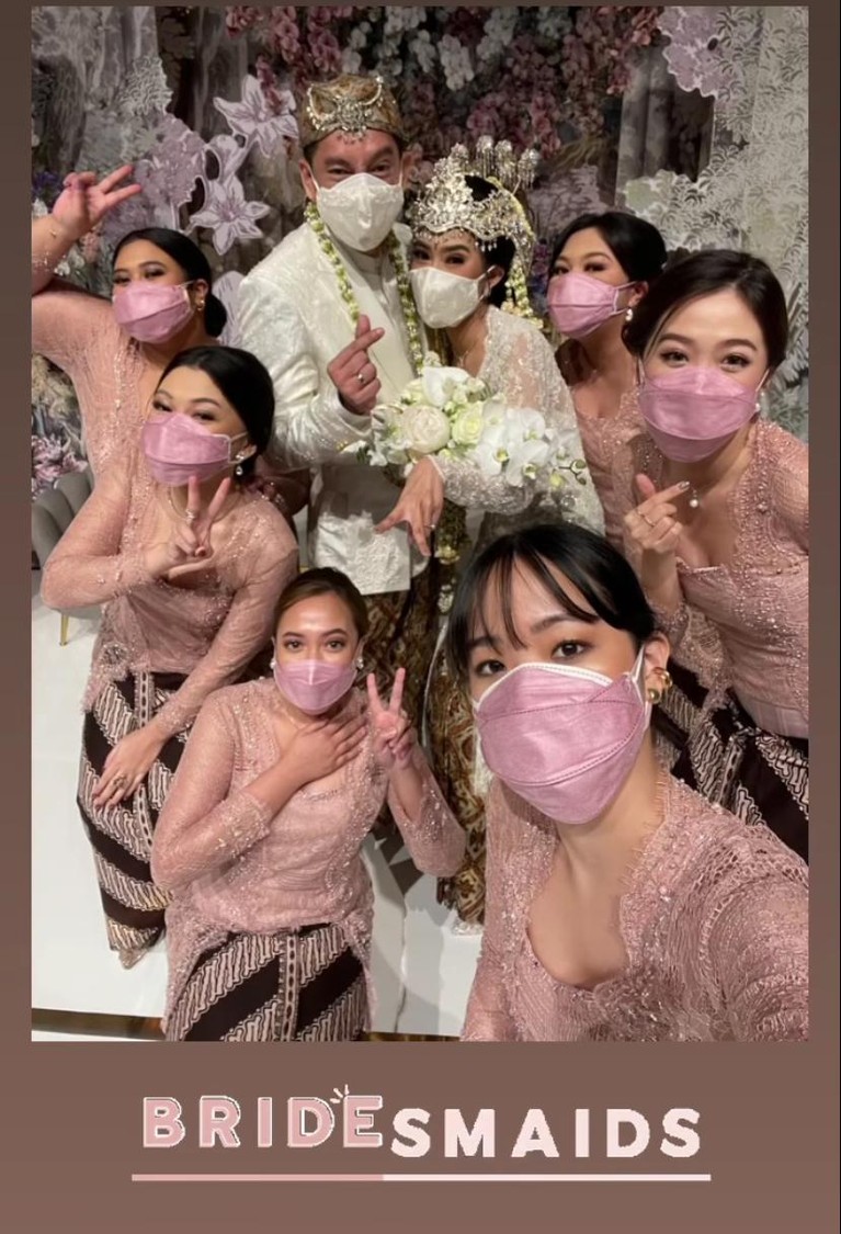 Alika Islamadina dan Raja Siregar kini telah resmi jadi pasangan suami istri. Yuk kita intip rangkaian proses pernikahan Alika!
